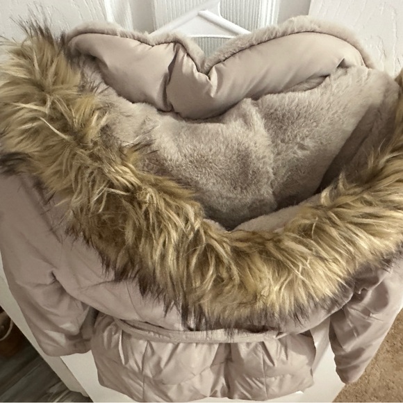 Abercrombie kids Ultra Puffer with belt, tan, excellent condition, size 11/12 - Picture 4 of 6